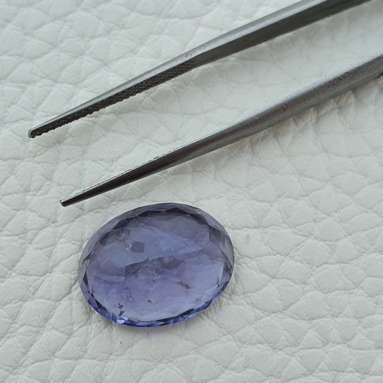 Iolite Naturale Taglio Ovale Sfaccettata Fatto a Mano Gemma Sciolta 17X13X6mm 8,85 Carati 1pz