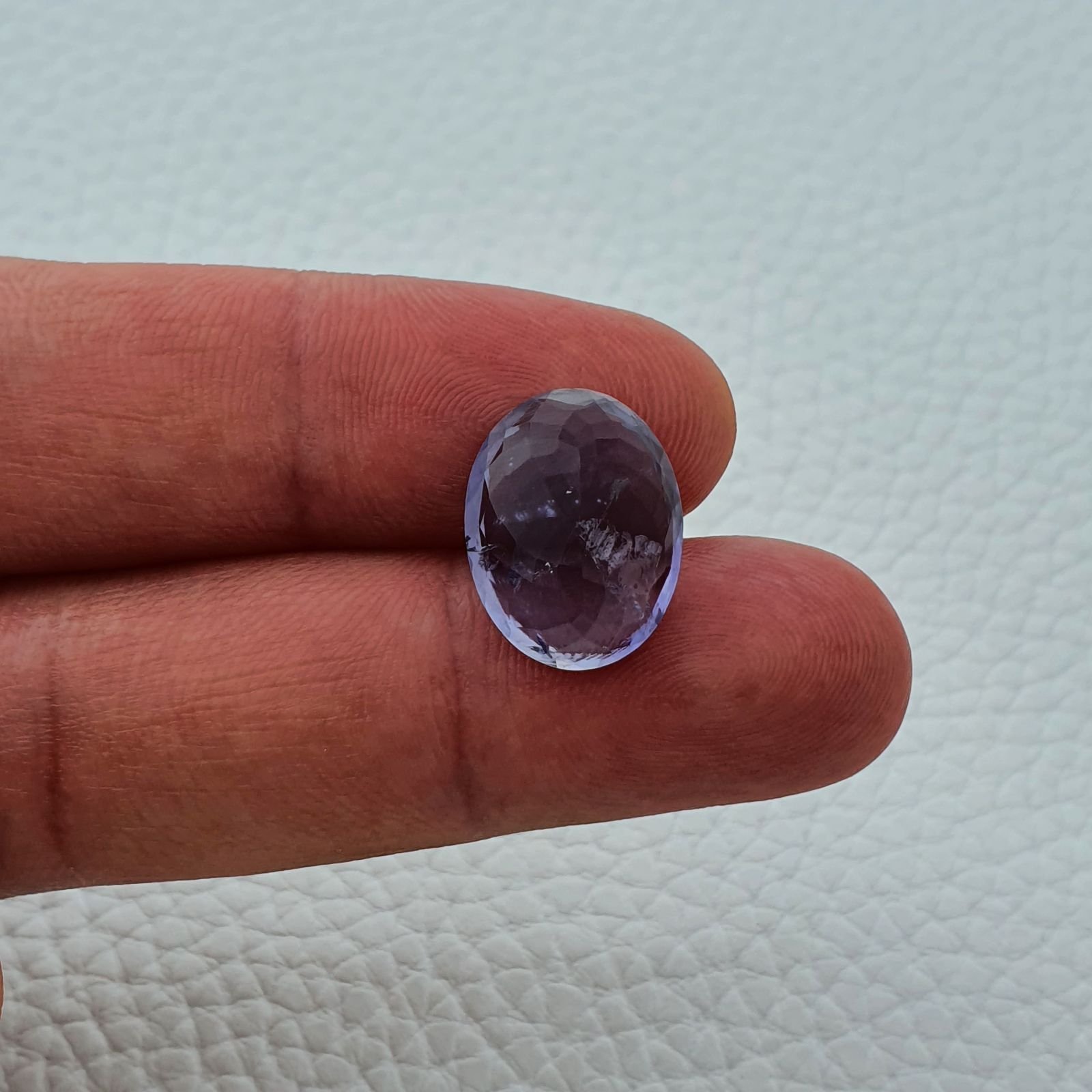 Iolite Naturale Taglio Ovale Sfaccettata Fatto a Mano Gemma Sciolta 17X13X6mm 8,85 Carati 1pz