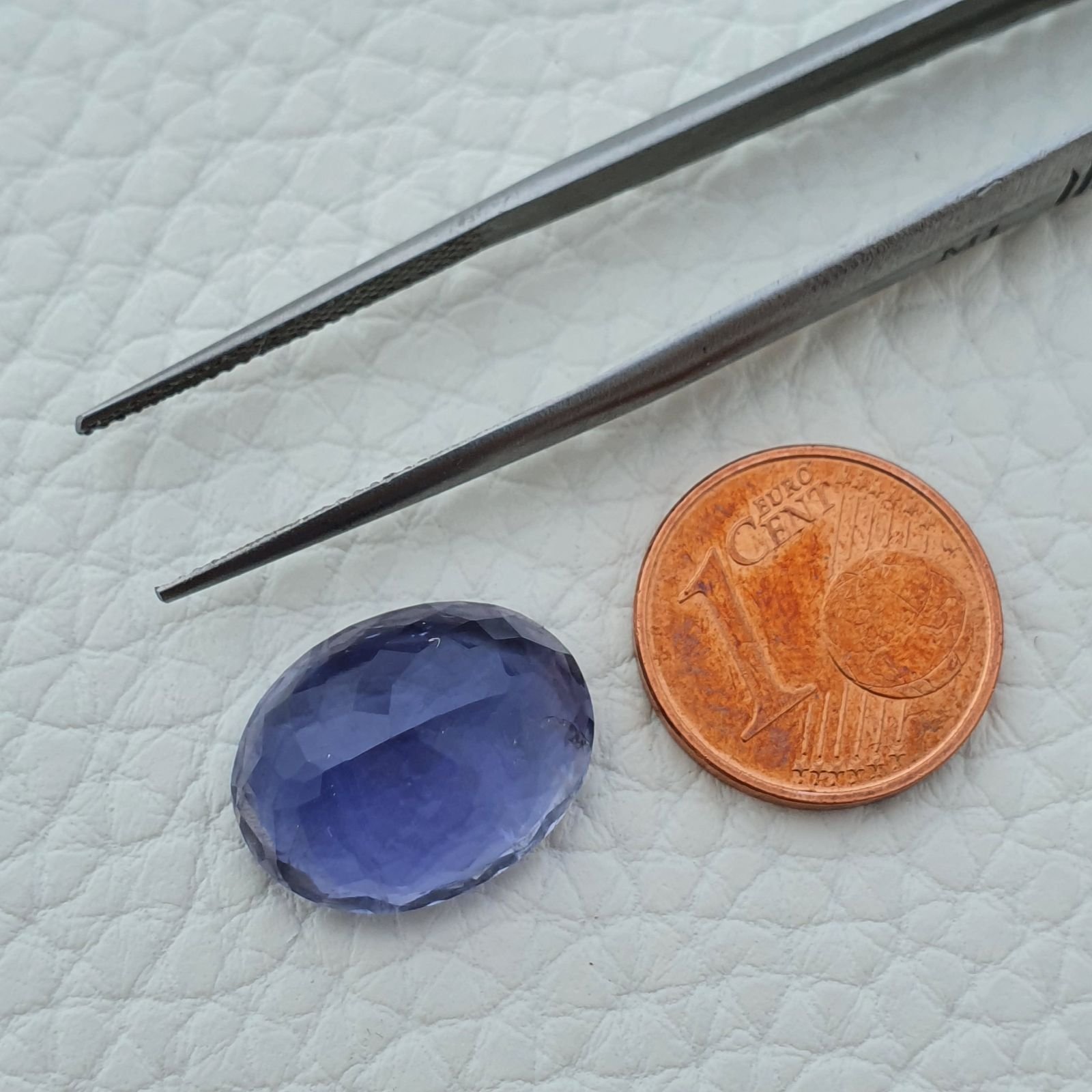 Iolite Naturale Taglio Ovale Sfaccettata Fatto a Mano Gemma Sciolta 16X12X7mm 9,25 Carati 1pz