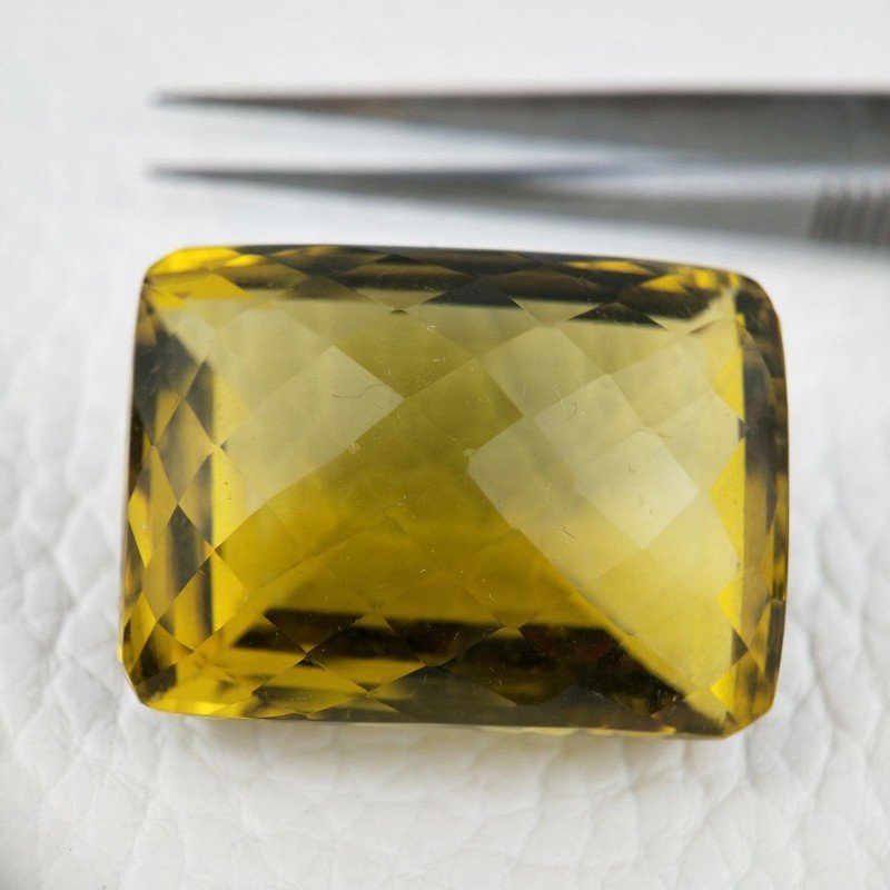 Topazio Limone Idrotermale Taglio Cuscino Sfaccettata a Mano Gemma Sciolta 31X23X18mm 96,95 Carati 1pz