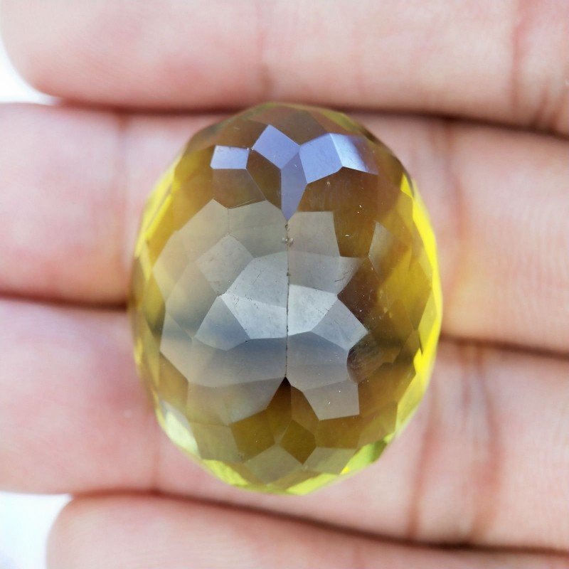 Topazio Limone Idrotermale Taglio Ovale Sfaccettata a Mano Gemma Sciolta 28X23X16mm 68,30 Carati 1pz