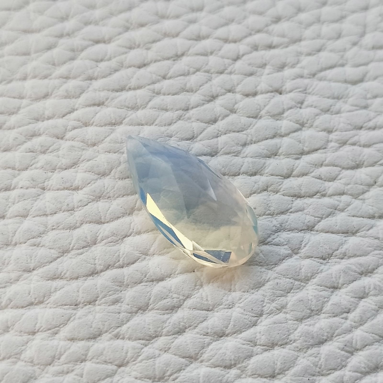 Opale Idrotermale Taglio Goccia Sfaccettata a Mano Gemma Sciolta 19X10X6mm 7,00 Carati 1pz