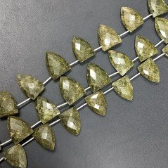 Serpentite Russa Naturale Perline Forma Punta Piatto Foro Laterale Sfaccettato A Mano