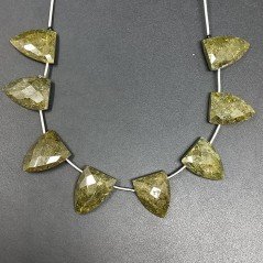 Serpentite Russa Naturale Perline Forma Punta Piatto Foro Laterale Sfaccettato A Mano