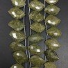 Serpentite Russa Naturale Perline Forma Foglia Sfaccettata a Mano Piatto Foro Laterale