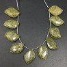 Serpentite Russa Naturale Perline Forma Foglia Sfaccettata a Mano Piatto Foro Laterale