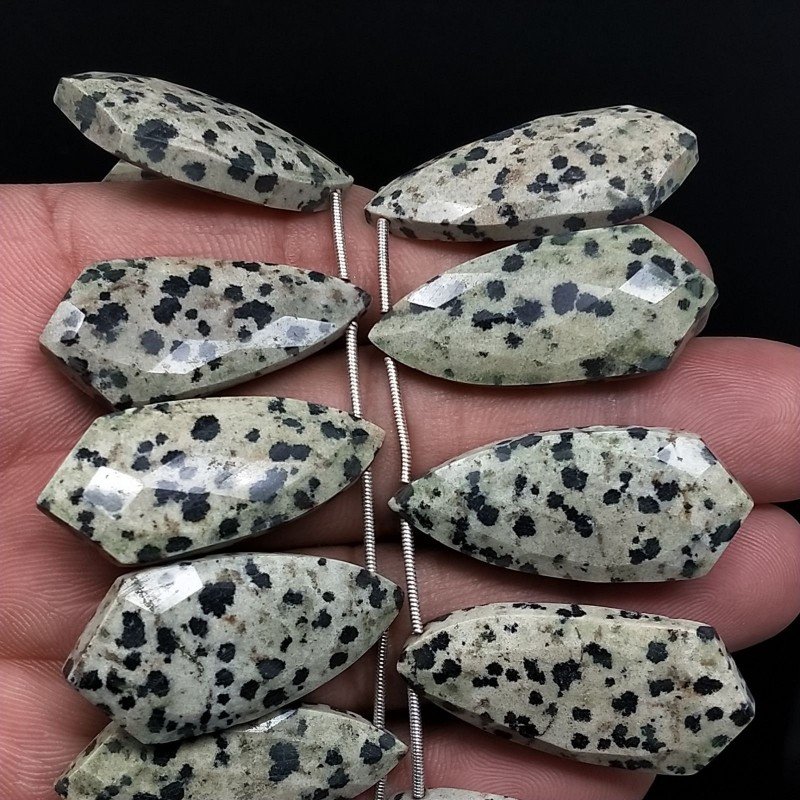 Diaspro Dalmata Naturale Perline Forma Cravatta Piatto Foro Laterale Sfaccettato A Mano