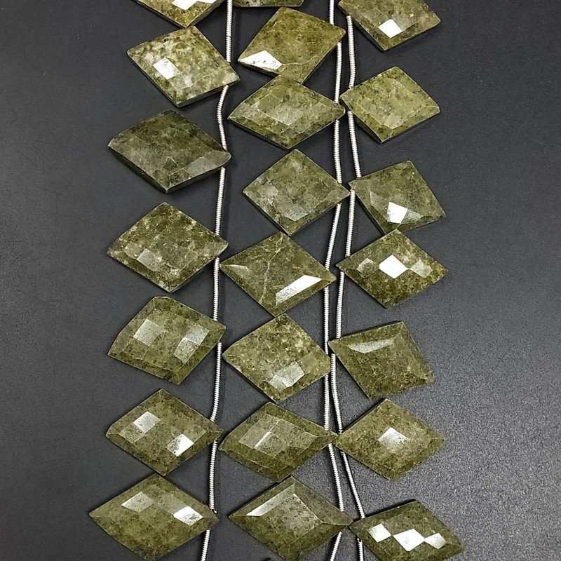 Serpentite Russo Naturale Perline Forma Rombo Piatto Foro Laterale Sfaccettato A Mano