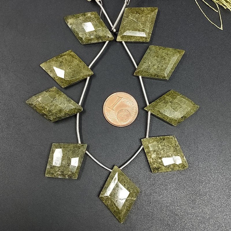 Serpentite Russo Naturale Perline Forma Rombo Piatto Foro Laterale Sfaccettato A Mano