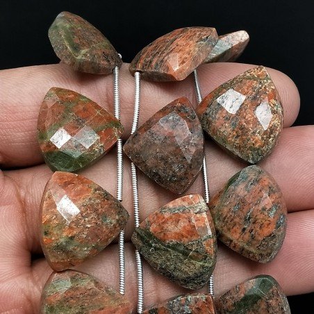 Unakite Naturale Perline Forma Triangolo Piatto Foro Laterale Sfaccettato A Mano