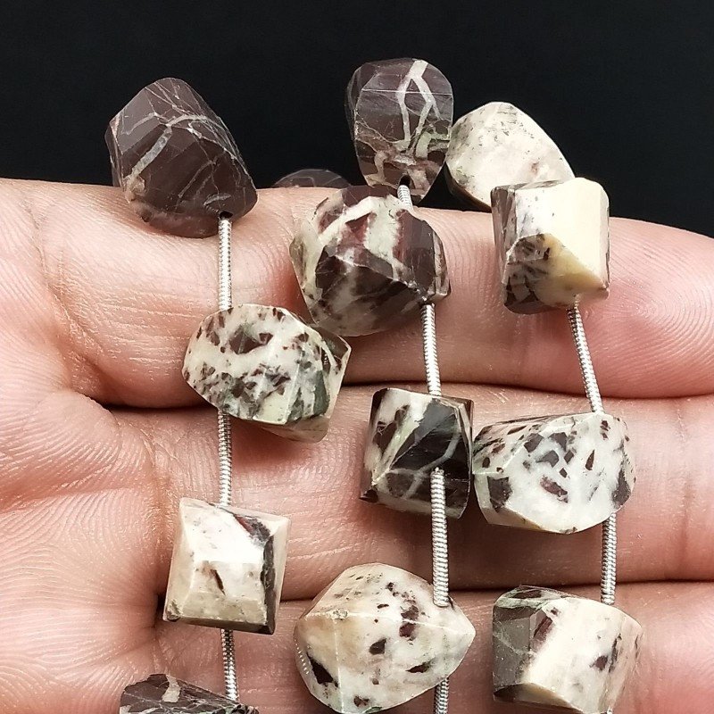 Diaspro Zebrato Naturale in Perline Forma Goccia Twist Sfaccettato a Mano Foro Laterale Diaspro Zebrato Naturale in Perline Forma Goccia Twist Sfaccettato a Mano Foro Laterale