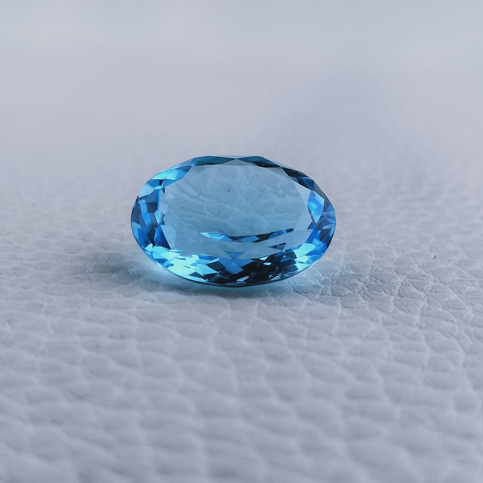 Acquamarina Idrotermale Taglio Ovale Sfaccettata a Mano Gemma Sciolta 20X15X9mm 16,55 Carati 1pz