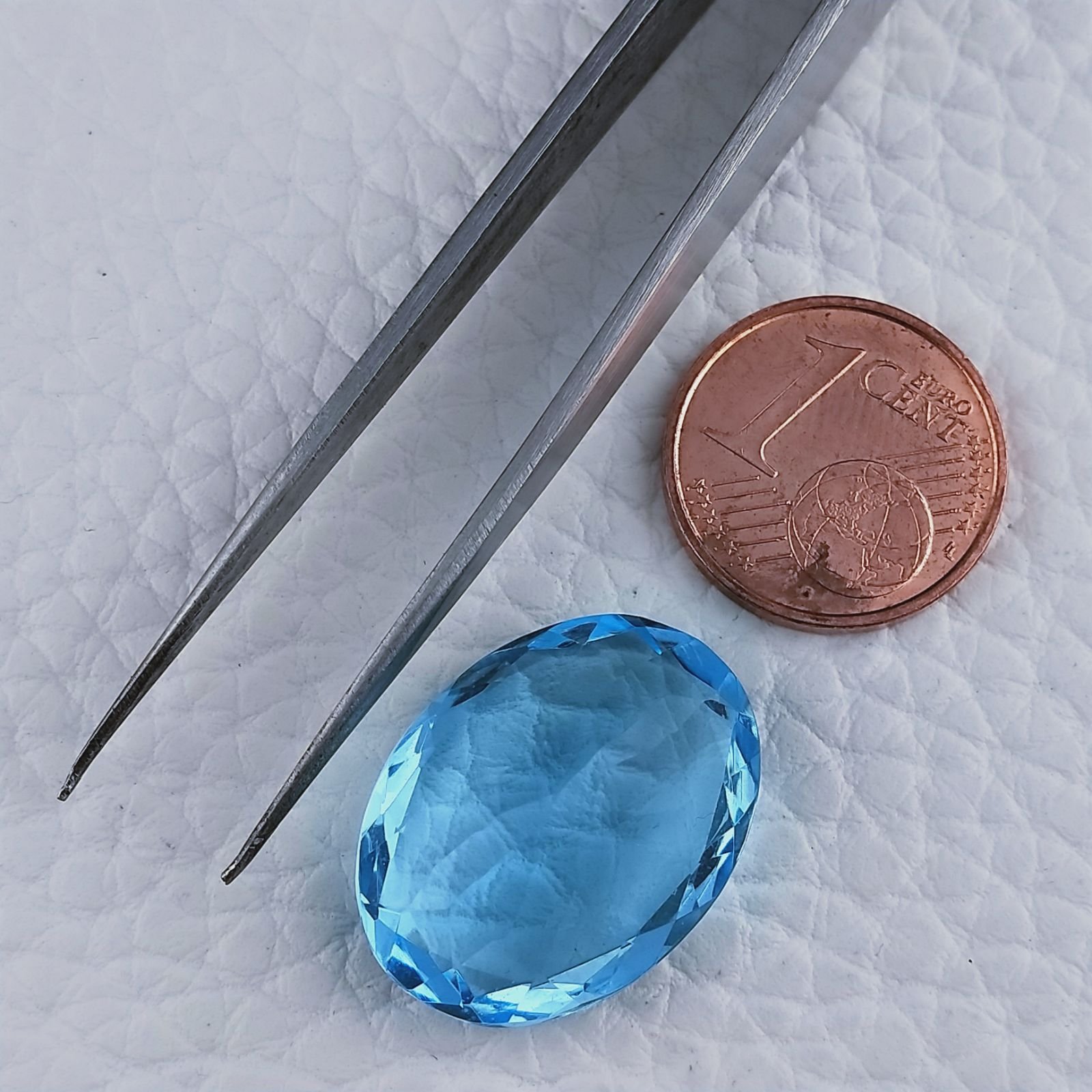 Acquamarina Idrotermale Taglio Ovale Sfaccettata a Mano Gemma Sciolta 20X15X9mm 16,55 Carati 1pz