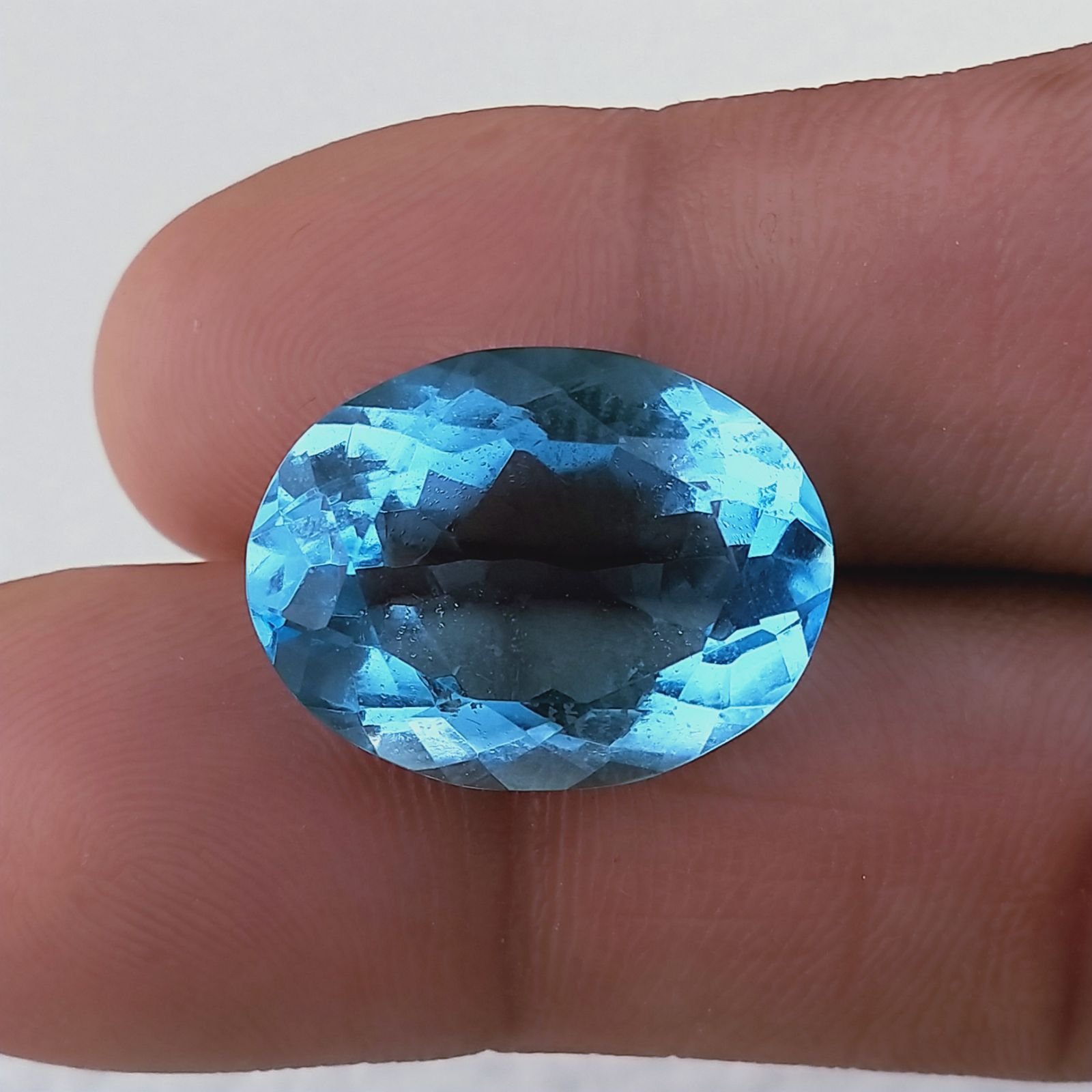 Acquamarina Idrotermale Taglio Ovale Sfaccettata a Mano Gemma Sciolta 20X15X9mm 16,55 Carati 1pz