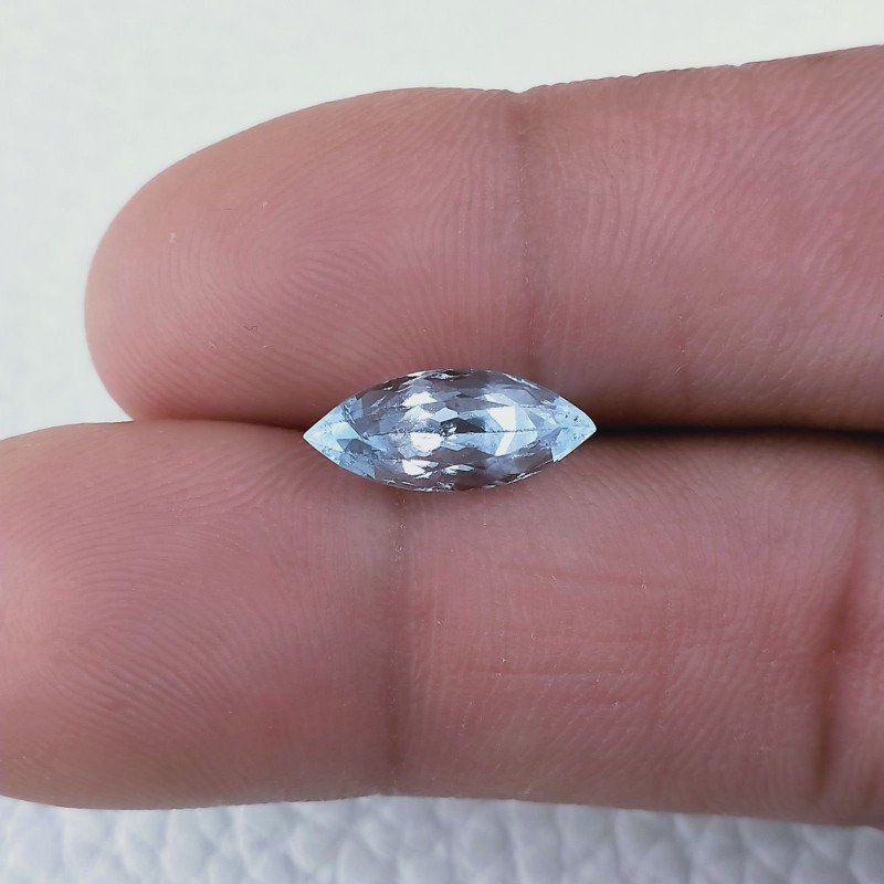 Gemma Sciolta di Acquamarina Naturale, Taglio Marquise Sfaccettato a Mano, 14x5x5 mm, 2,35 ct