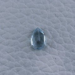 Gemma Sciolta di Acquamarina Naturale, Taglio Goccia Sfaccettato a Mano, 9x6x3-4 mm, 1,65 ct