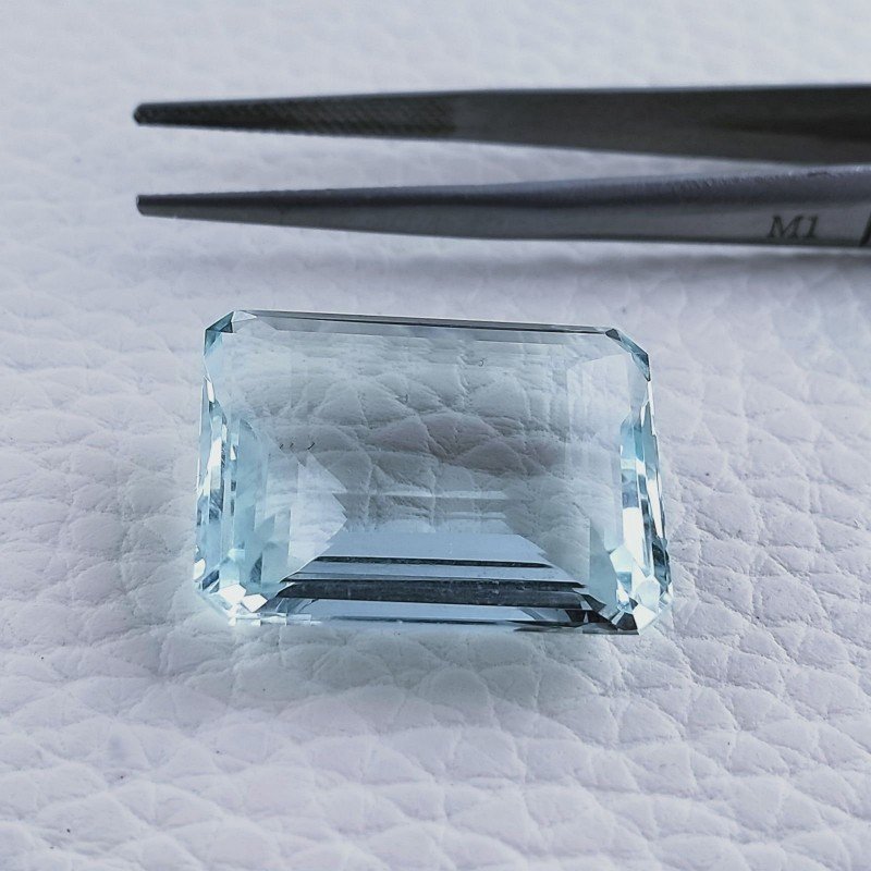 Acquamarina Idrotermale Taglio Smeraldo Ottagono Sfaccettata a Mano Gemma Sciolta 23X18X9mm 31,80 Carati 1pz