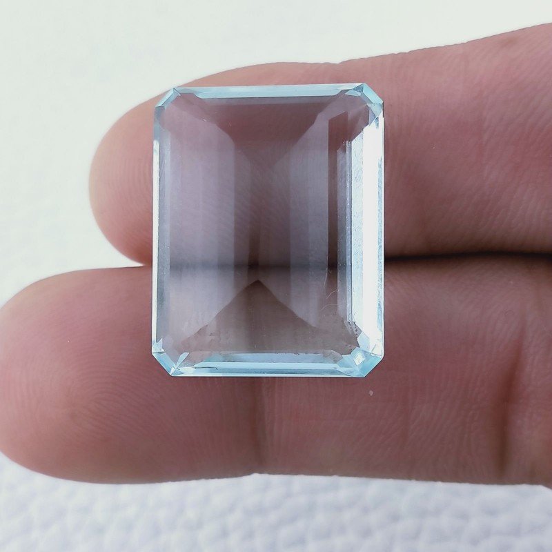 Acquamarina Idrotermale Taglio Smeraldo Ottagono Sfaccettata a Mano Gemma Sciolta 23X18X9mm 31,80 Carati 1pz