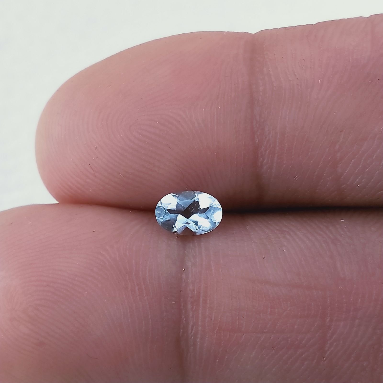Acquamarina Naturale Taglio Ovale Sfaccettata Fatto a Mano Gemma Sciolta 6X4X2-3mm 0,40 Carati 1pz