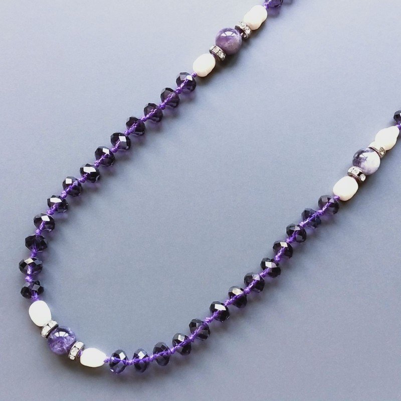 Collana cristallo viola rondelle sfac con ametista sferico liscio con perle di fiume acqua dolce e brillanti annodato