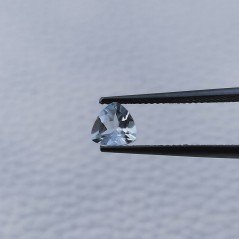 Gemma Sciolta di Acquamarina Naturale, Taglio Trillion Sfaccettato a Mano, 6x6x3 mm, 0,65 ct