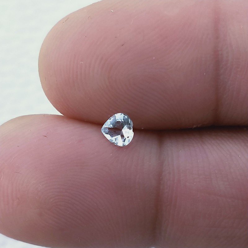 Gemma Sciolta di Acquamarina Naturale, Taglio Cuore Sfaccettato a Mano, 4x4x3 mm, 0,20 ct