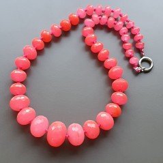 Collana girocollo giada fucsia rondelle sfac graduazione 8-20 mm annodato