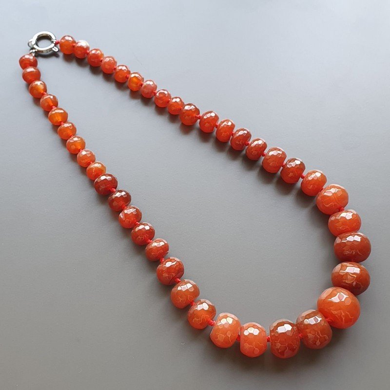 Collana girocollo corniola rondelle sfac graduazione 10-20 mm annodato Collana girocollo corniola rondelle sfac graduazione 10-20 mm annodato