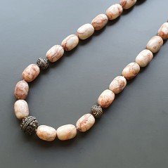 Collana girocollo diaspro picasso rosso cilindro liscio 11x15 mm con ottone argentato lavorato annodato