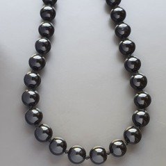 Collana girocollo resina nera tondo liscio 14 mm annodato