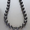 Collana girocollo resina nera tondo liscio 14 mm annodato
