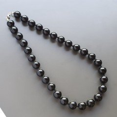 Collana girocollo resina nera tondo liscio 14 mm annodato
