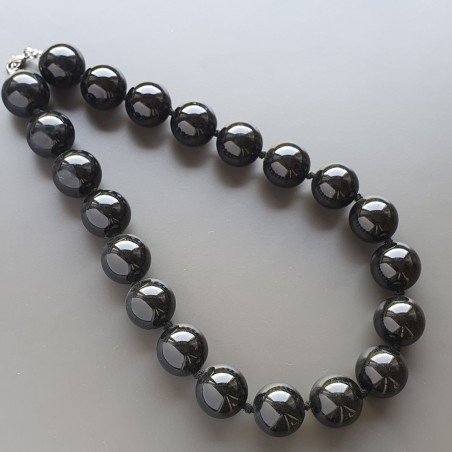 Collana girocollo resina nera tondo liscio 18 mm annodato