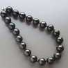 Collana girocollo resina nera tondo liscio 18 mm annodato