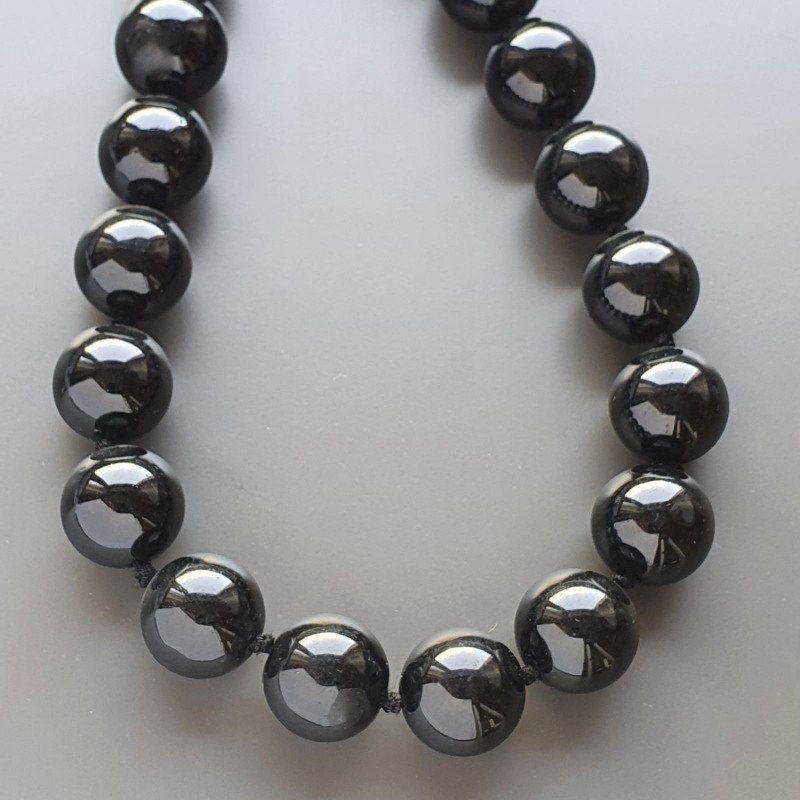 Collana girocollo resina nera tondo liscio 18 mm annodato Collana girocollo resina nera tondo liscio 18 mm annodato