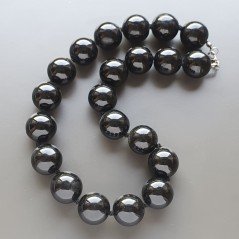 Collana girocollo resina nera tondo liscio 18 mm annodato Collana girocollo resina nera tondo liscio 18 mm annodato