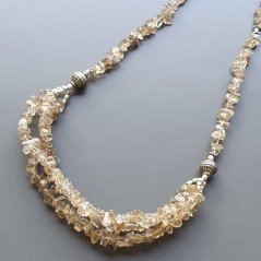 Collana girocollo quarzo fume chips con ottone argentato lavorato infilato
