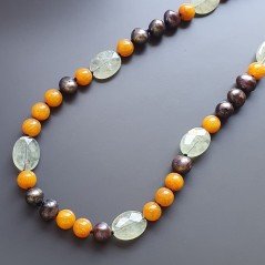 Collana girocollo prenite ovale sfac con agata arancione sferica lisce e perle di fiume viola annodato