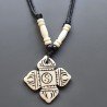 Collana girocollo di corda con osso bianco lavorato
