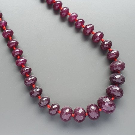 Collana girocollo giada prugna rondelle sfac graduazione 8-20 mm annodato