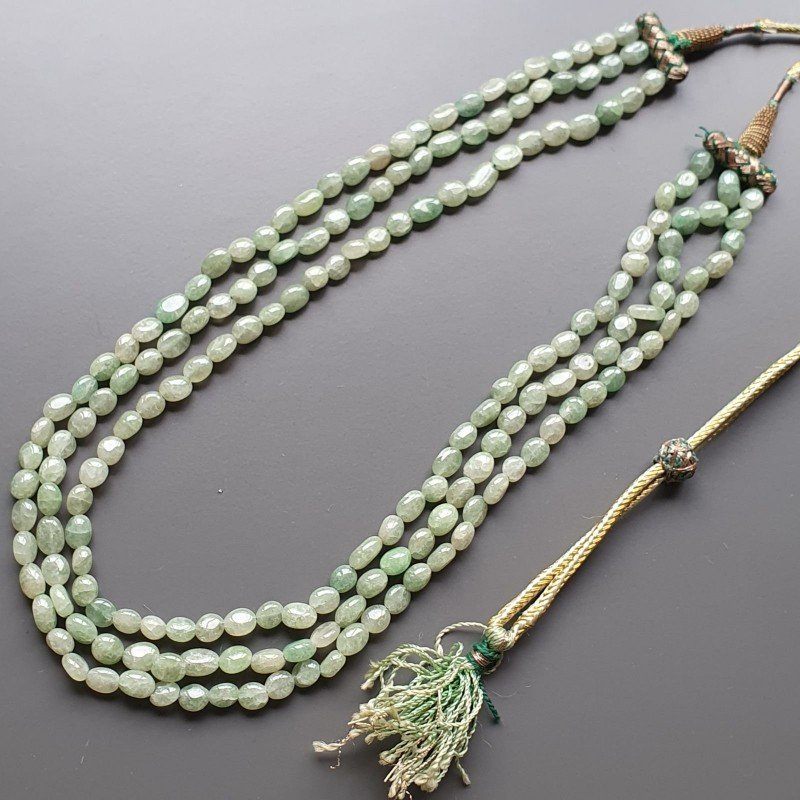 Collana radice di smeraldo 3 fili sassi liscia infilato Collana radice di smeraldo 3 fili sassi liscia infilato