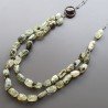 Collana in acciao con prenite sassi liscia con centrale di agata nera strass annodato