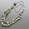 Collana in acciao con prenite sassi liscia con centrale di agata nera strass annodato