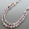 Collana florite forme miste con perle di fiume acqua dolce con centrale pietre dure miste e ottone annodato