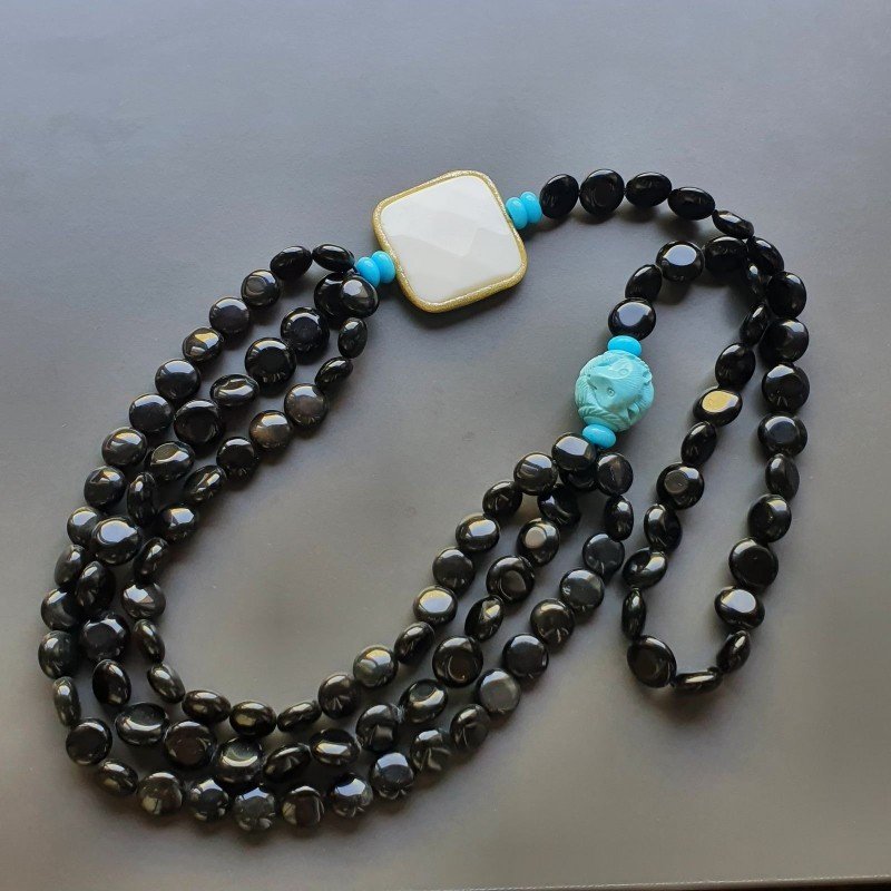 Collana Annodato di Agata Nera Forma Tondo Piatto 12mm con Resina Ambra Azurra e Centrale in Agata Bianca