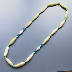 Collana giada limone cilindro 3 facce 13x40 mm con giada verde ovale e sferico liscio e pietre dure miste annodato
