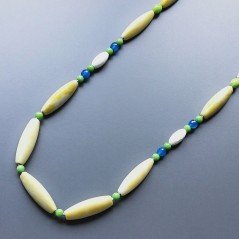 Collana giada limone cilindro 3 facce 13x40 mm con giada verde ovale e sferico liscio e pietre dure miste annodato