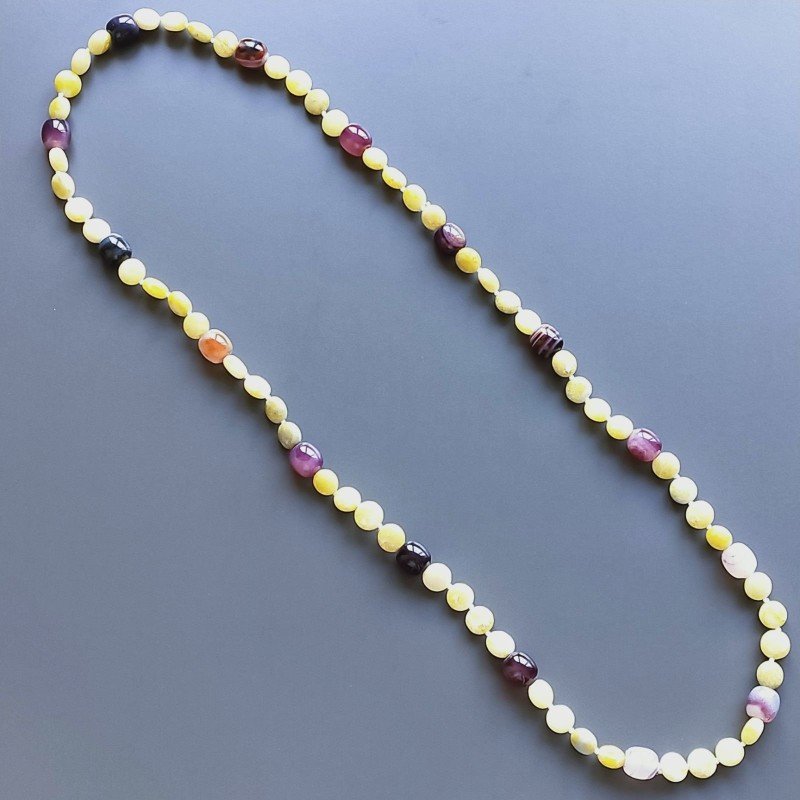 Collana giada limone tondo piatto liscio 10 mm con pietre dure miste annodato