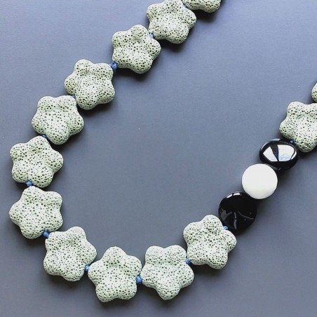 Collana pietra lavica verde 25mm con pietre mste annodato