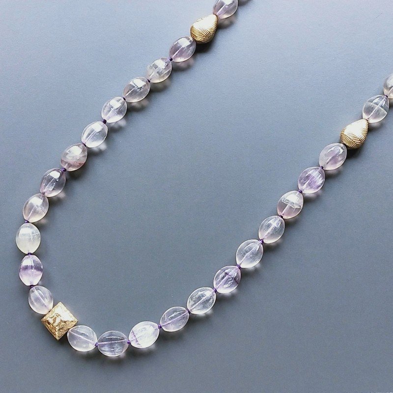 Collana florite ovale esgonale 10x14 mm con argento indiano e pietre dure miste annodato Collana florite ovale esgonale 10x14 mm con argento indiano e pietre dure miste annodato